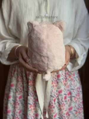 عروسک خوک لپی از نمای پشت