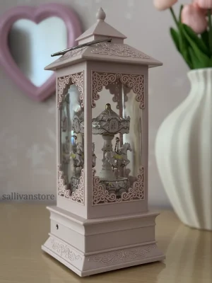 چراغ خواب کاراسل از نمای نزدیک