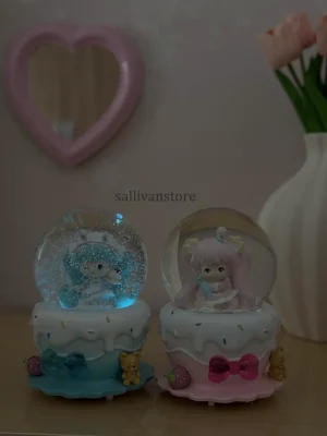 گوی موزیکال انیمه ای در تاریکی