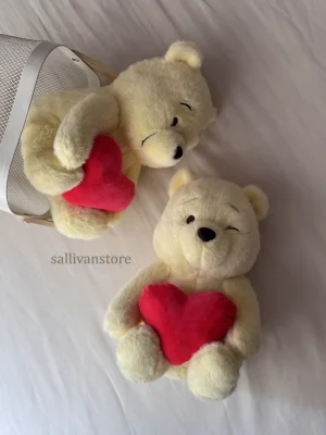 عروسک وینی پوه قلب به دست اورجینال
