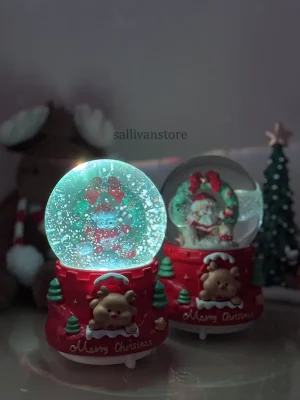 گوی کریسمسی برجسته در تاریکی